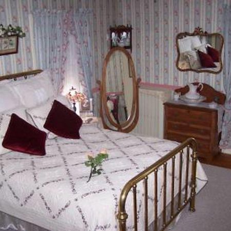 Bellinger Rose Bed & Breakfast Herkimer Phòng bức ảnh