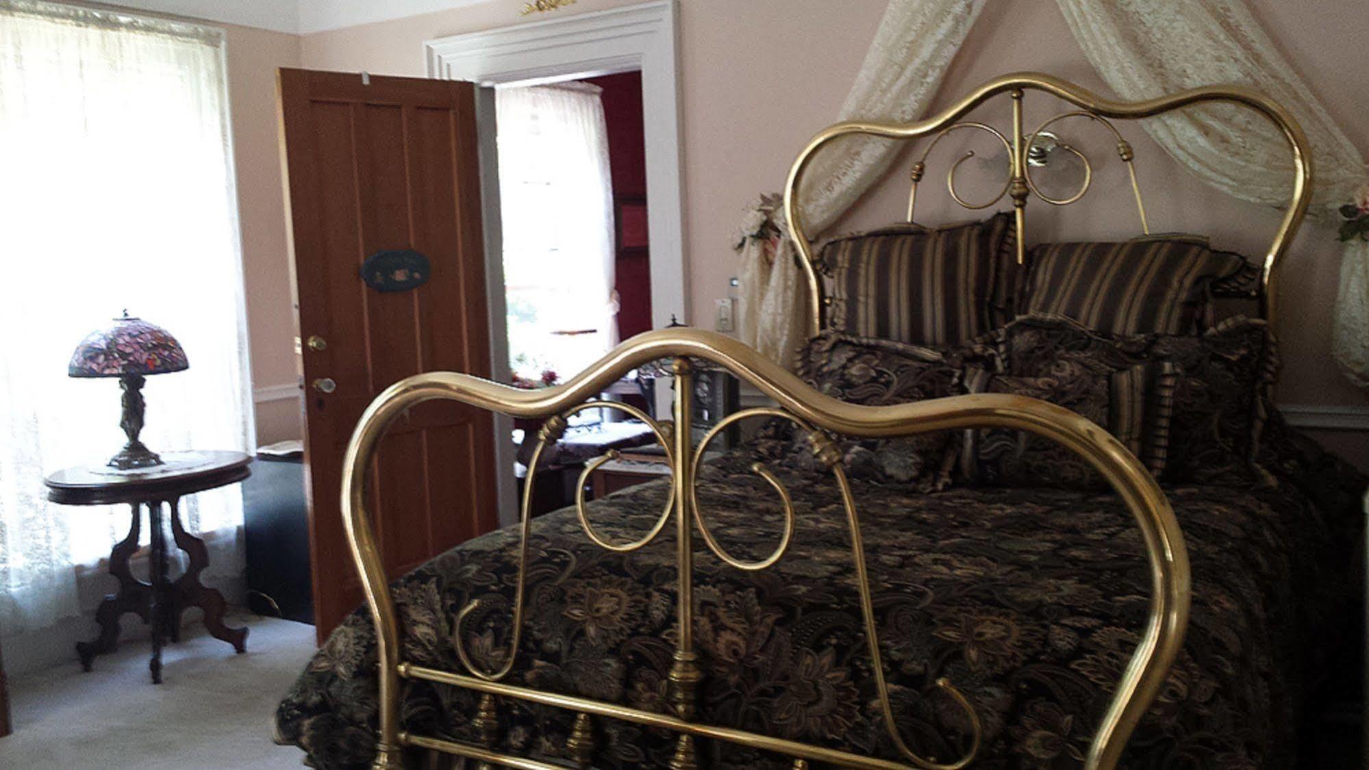 Bellinger Rose Bed & Breakfast Herkimer Ngoại thất bức ảnh